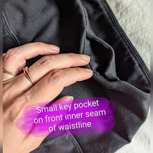 Along Fit size Med ladies, EUC black yoga leggings with pockets! - Picture 9 of 14